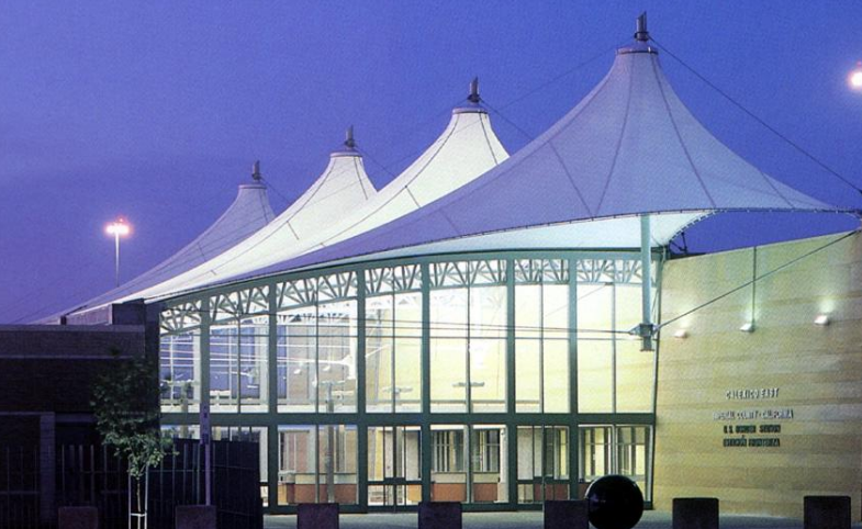 充氣膜結(jié)構(gòu)體育館如何保證內(nèi)部空氣流通？